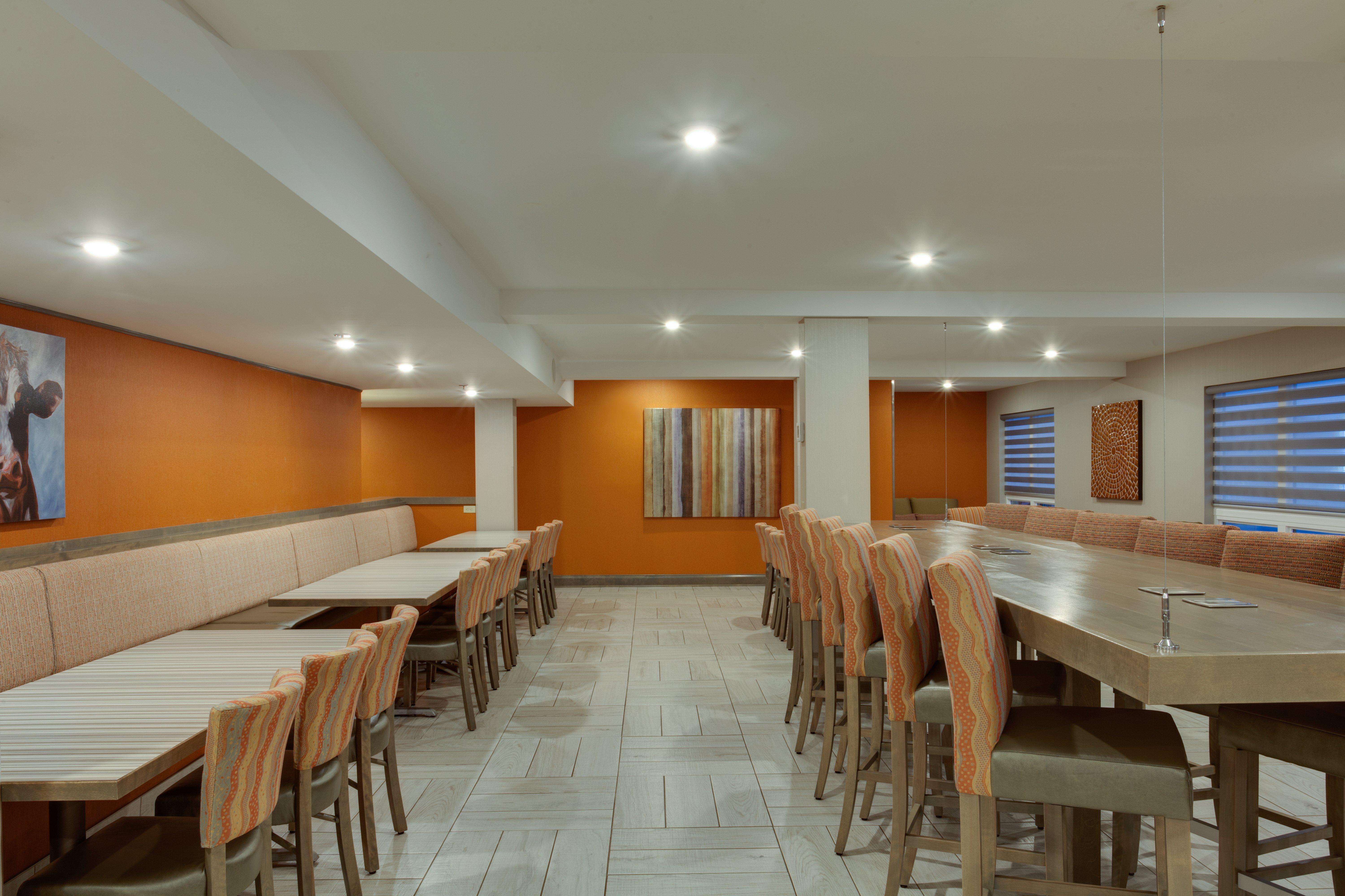 Holiday Inn Express Hotel & Suites Uptown Fredericton By Ihg Buitenkant foto