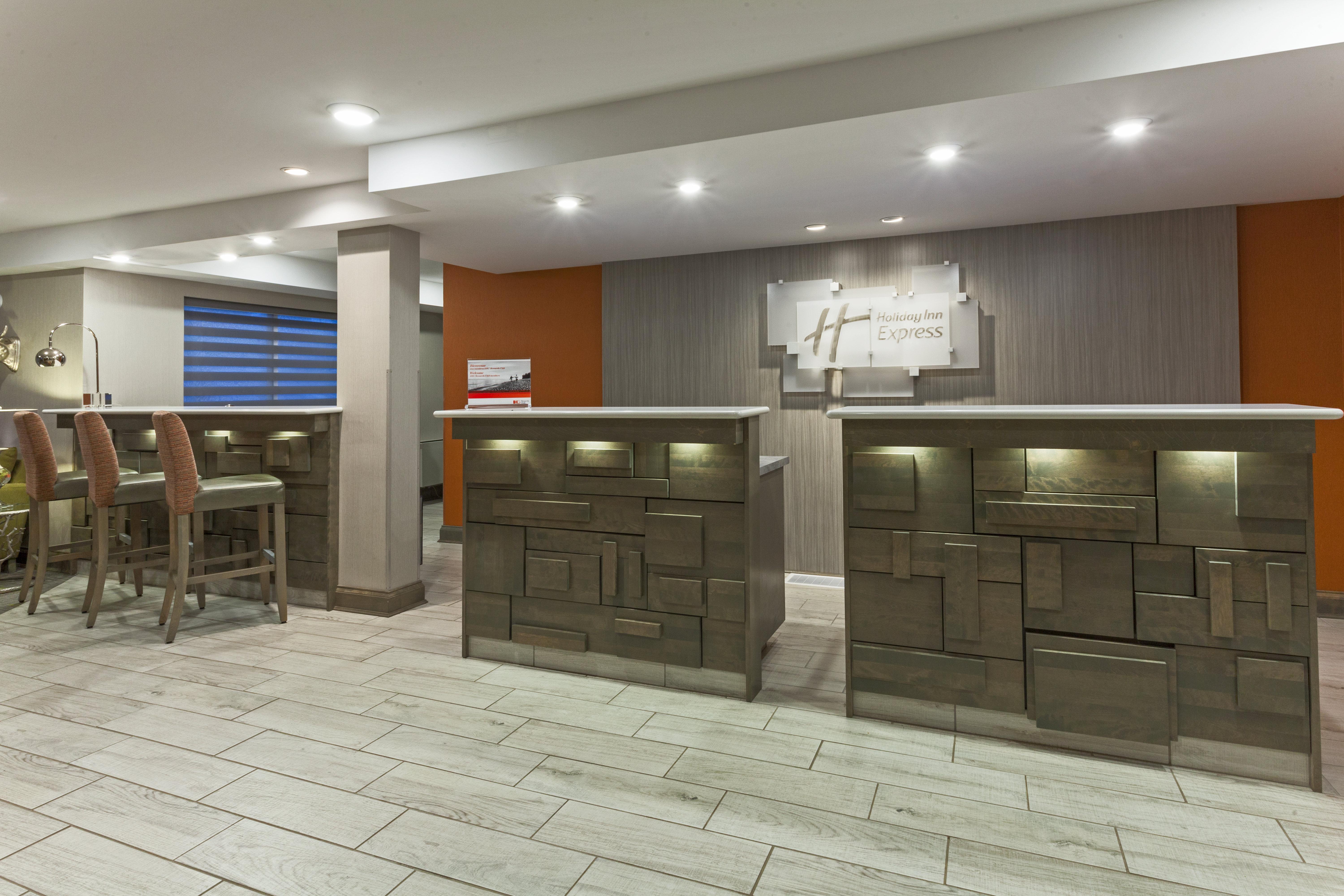 Holiday Inn Express Hotel & Suites Uptown Fredericton By Ihg Buitenkant foto