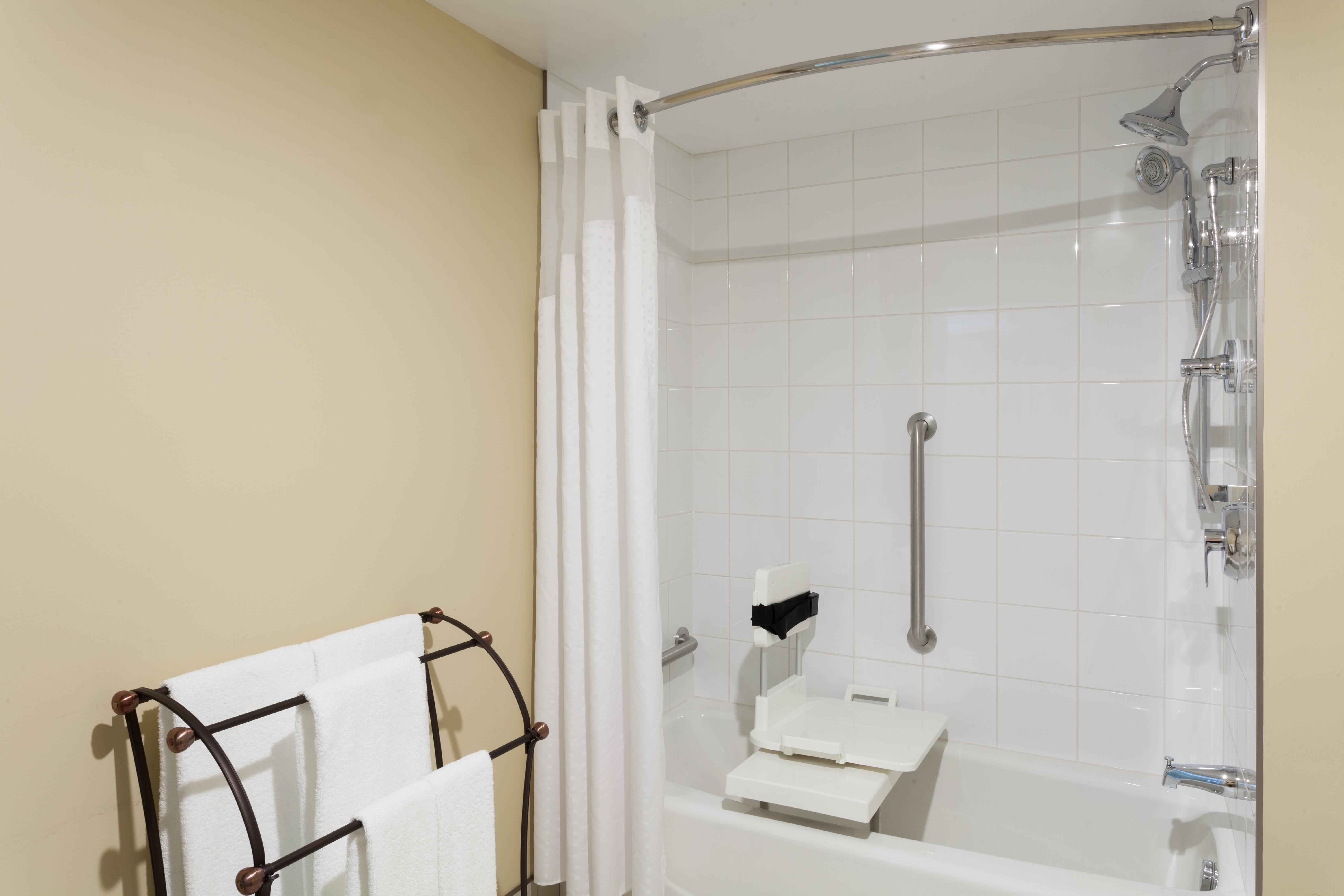 Holiday Inn Express Hotel & Suites Uptown Fredericton By Ihg Buitenkant foto