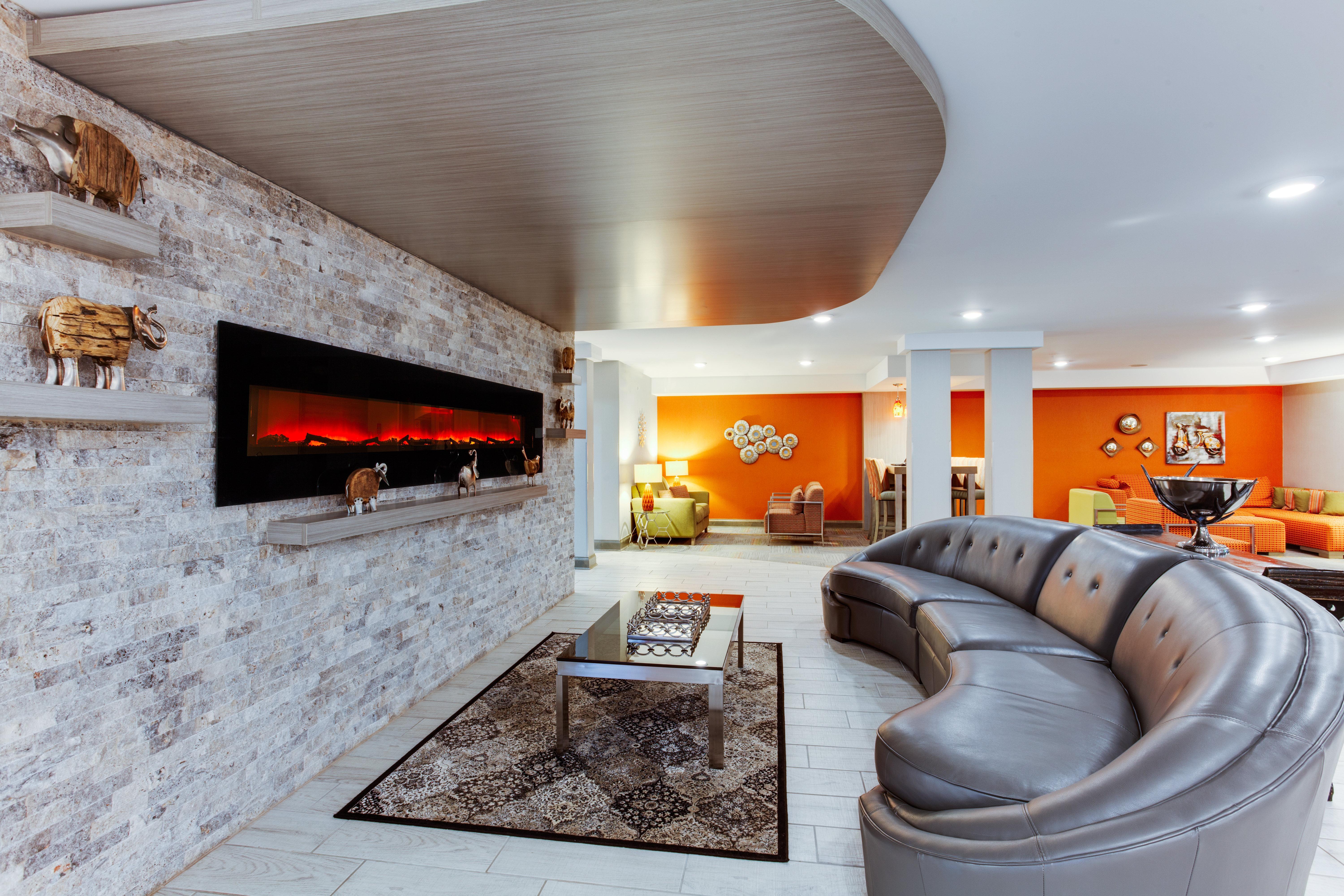 Holiday Inn Express Hotel & Suites Uptown Fredericton By Ihg Buitenkant foto