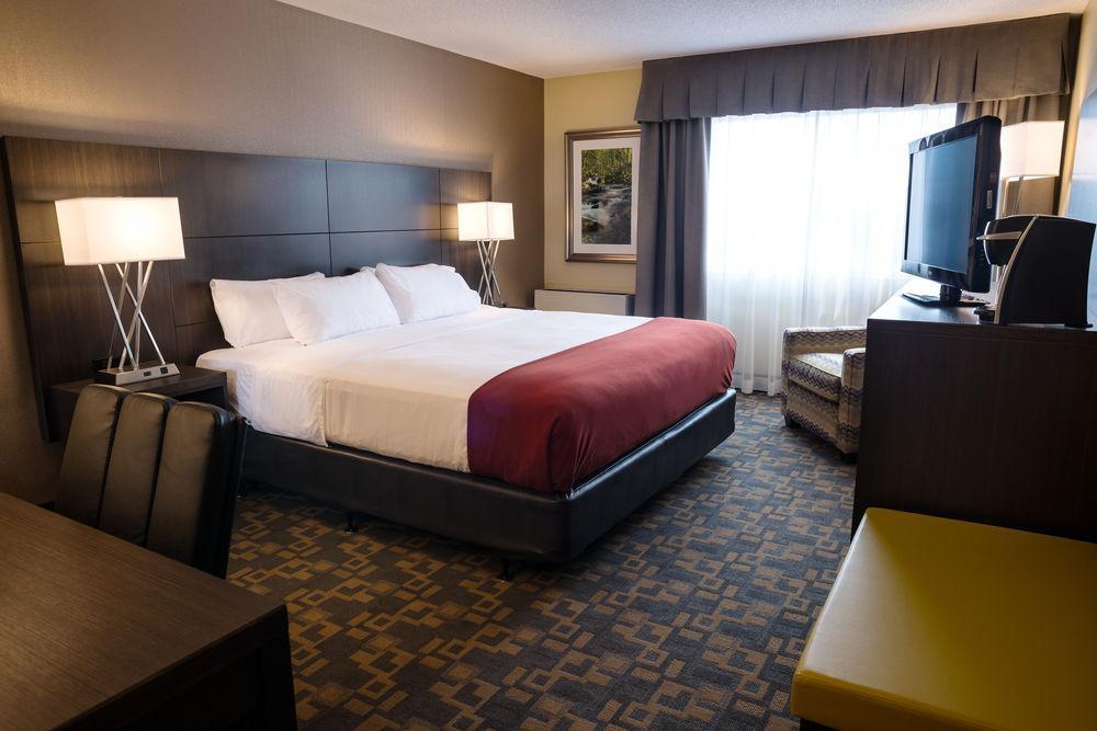 Holiday Inn Express Hotel & Suites Uptown Fredericton By Ihg Buitenkant foto