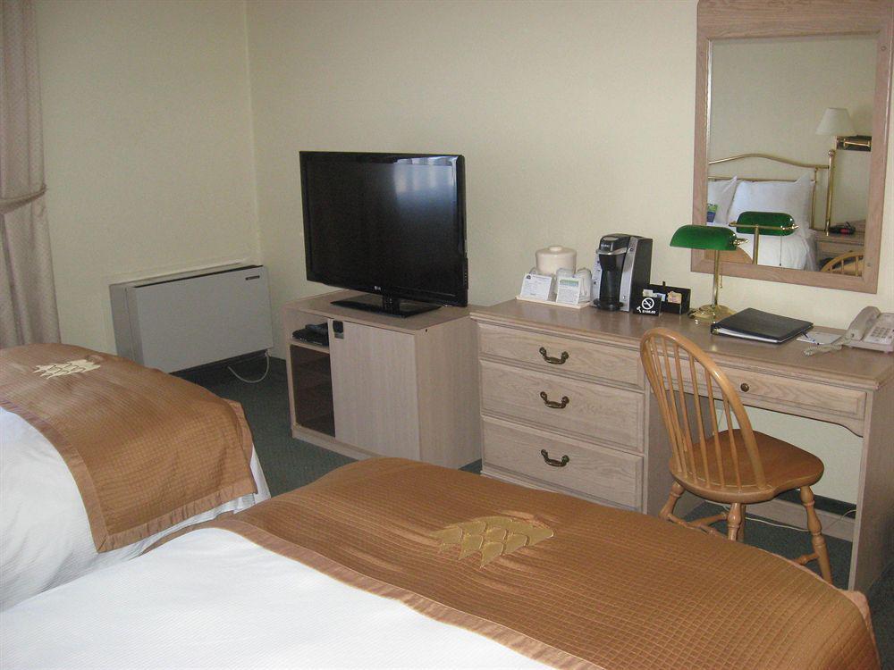 Holiday Inn Express Hotel & Suites Uptown Fredericton By Ihg Buitenkant foto